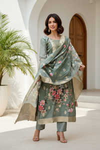 Elegant Viscose Kurti Set with Beautiful Flower Print and Golden Zari Design