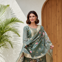 Elegant Viscose Kurti Set with Beautiful Flower Print and Golden Zari Design